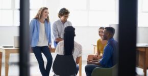 Dinámica de grupo (Envato)