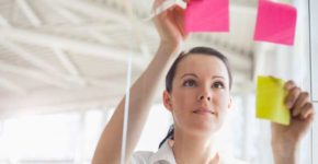 3 métodos diferentes para organizarte bien en el trabajo (Canva)