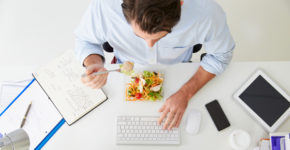 comer en el trabajo