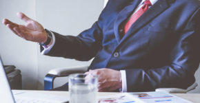 Olvídate de la burocracia (PEXELS)