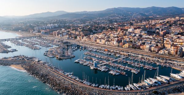 Este lindo pueblo ofrece empleo y alojamiento gratis (Adobe Stock)