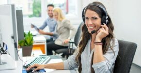 Se buscan teleoperadores sin experiencia en varias ciudades de España (Adobe Stock)