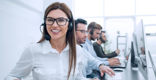 Se buscan teleoperadores (Adobe Stock)
