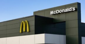 McDonalds busca personal más de 750 empleos en toda España (Adobe Stock)